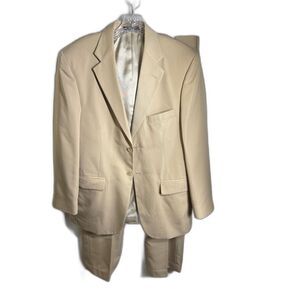 Vintage Towncraft Men’s Tan 2-Piece Suit W36 Pleated Pants Two-Button Blazer